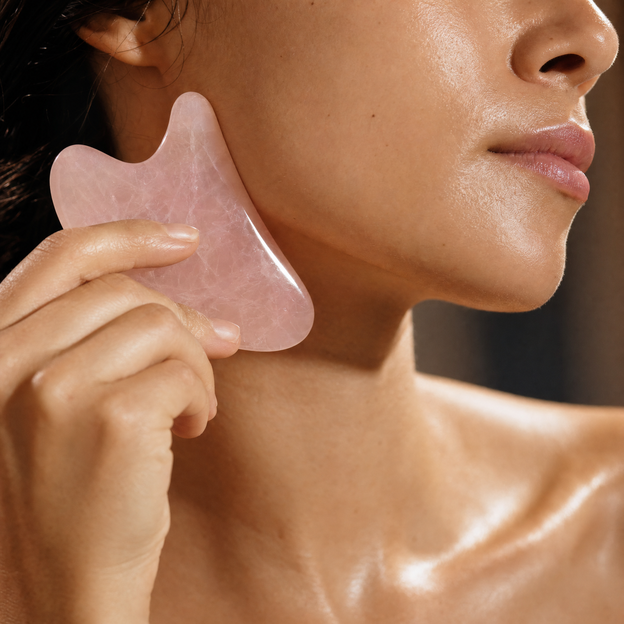 Gua Sha Quartz Rose, Rituel Éclat & Sérénité — gua-sha-jaw